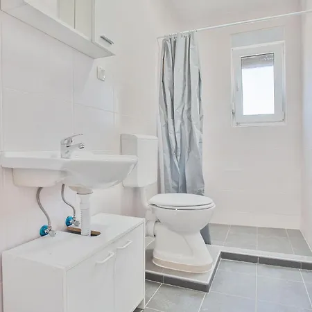 Appartement 2 Bedroom Amazing In *