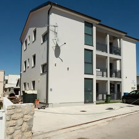 Appartement 2 Bedroom Amazing In *