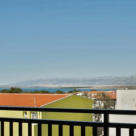 2 Bedroom Amazing In Appartement Vir